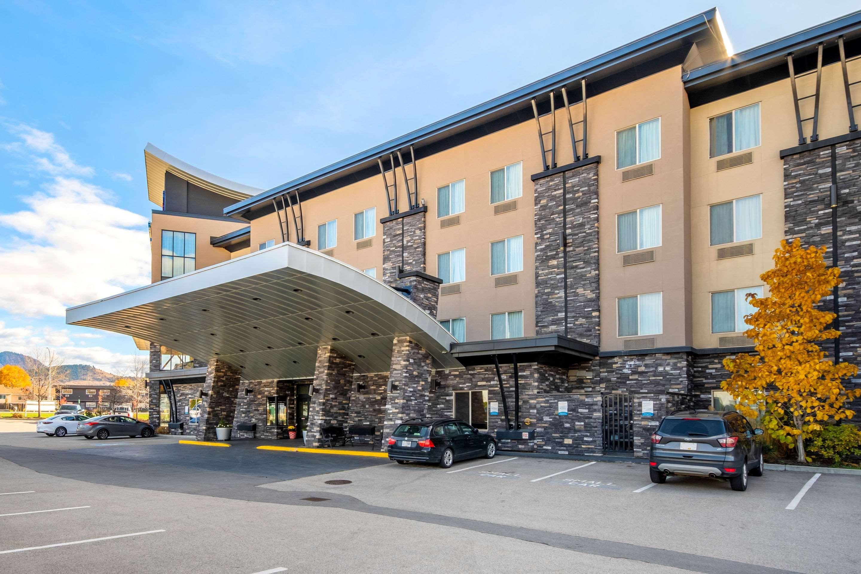 Comfort Suites Kelowna Exterior foto
